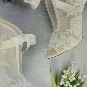 Beautiful white satin and lace Wedding shoes/ never worn